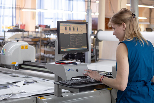 трикотажная фабрика — раскройный цех фото